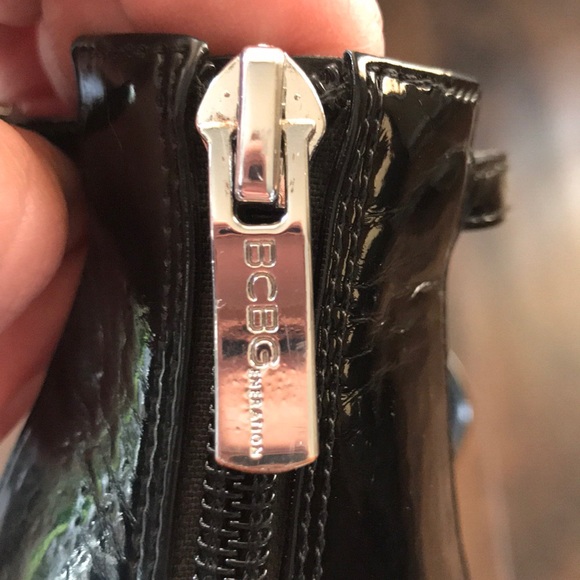 ✨BCBG✨ BLACK PATENT GLADIATOR SANDALS - Picture 8 of 8